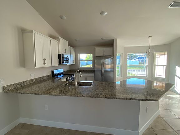 2nd image of 855 Cumberland Rd