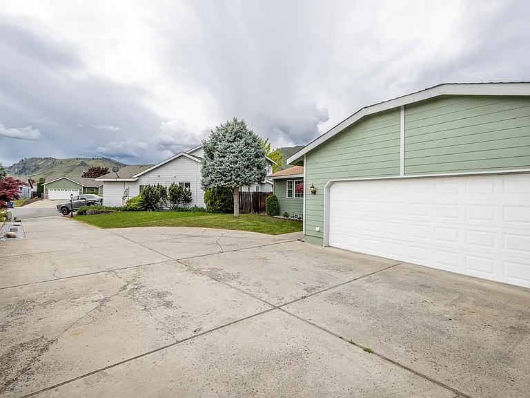 1708 Terrea Ct — Photo 4