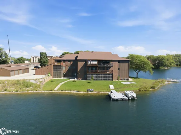 630 Briarstone Dr APT 6, Mason City, IA 50401