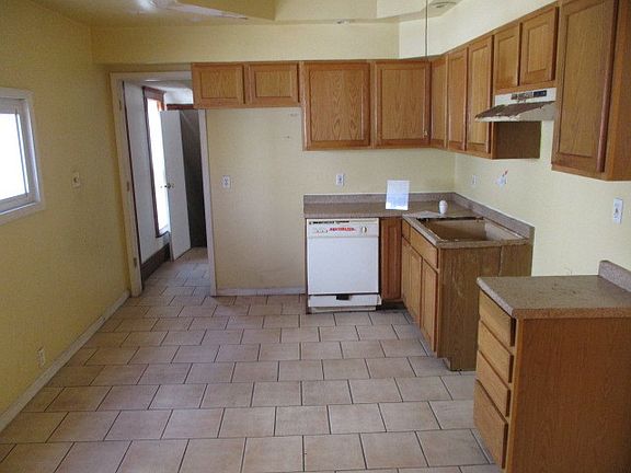 5th image of 164 N Lockwood Ave