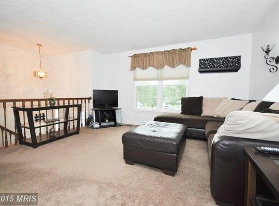 4th image of 810 Litchfield Cir