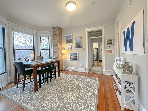2nd image of 3766 N Kenmore Ave #2W