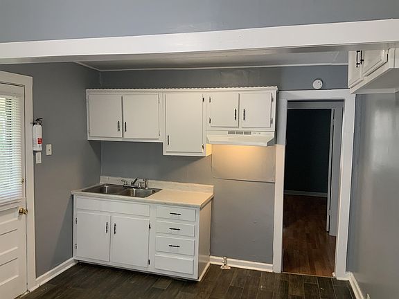 5th image of 2141 Clifton Ave