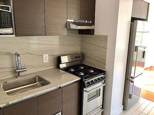 3rd image of 400 E 57th St APT 14R