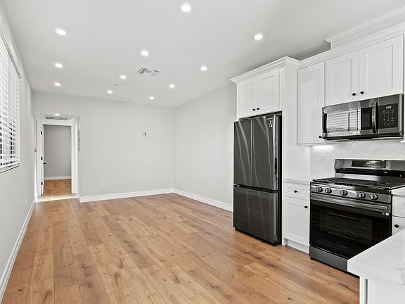 2nd image of 216 N Orchard Dr #201
