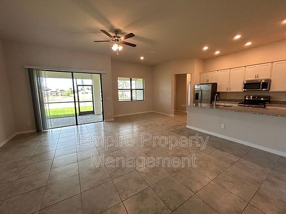 4th image of 2217 NE 34th St