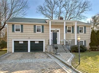 70 Rock Ridge Dr, Rye Brook, NY 10573