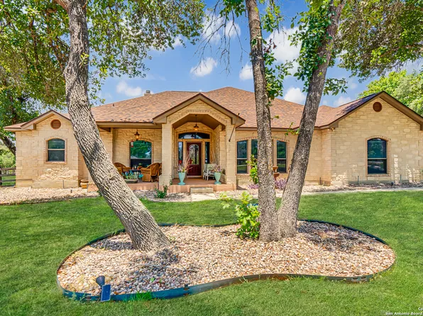 104 Legacy Trail, La Vernia, TX 78121