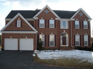 1006 W Kensington Cir, Fredericksburg, VA 22401