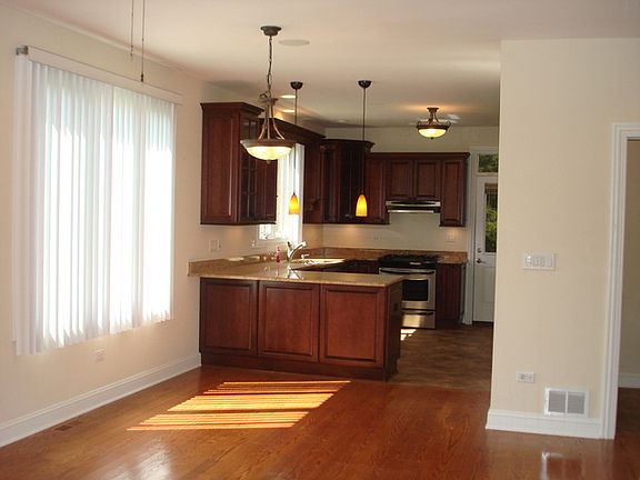 3rd image of 3N024 Lakewood Dr