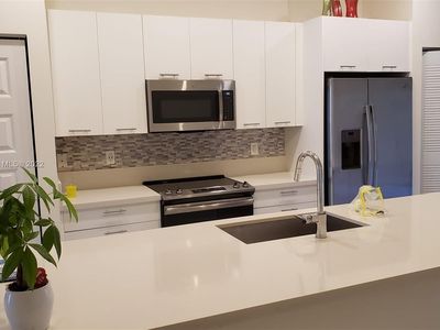 8031 NW 104th Ave APT 2, Doral, FL, 33178