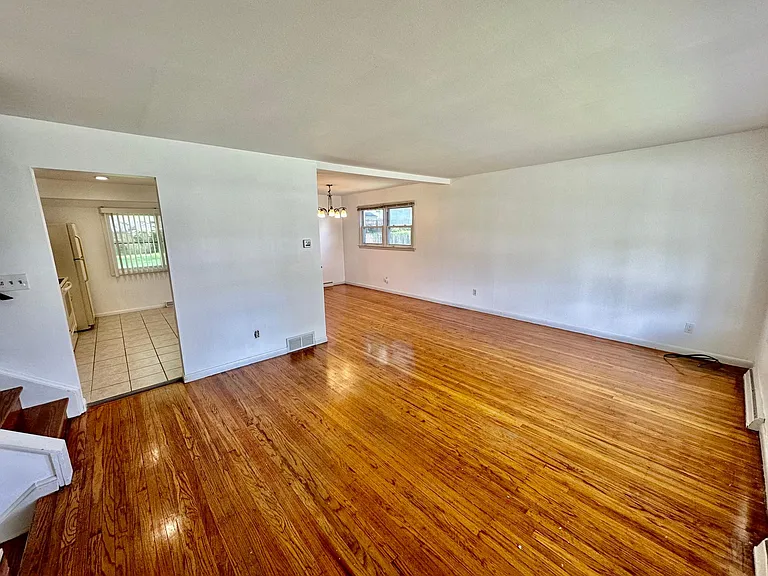 1942 Crooked Oak Dr — Photo 11
