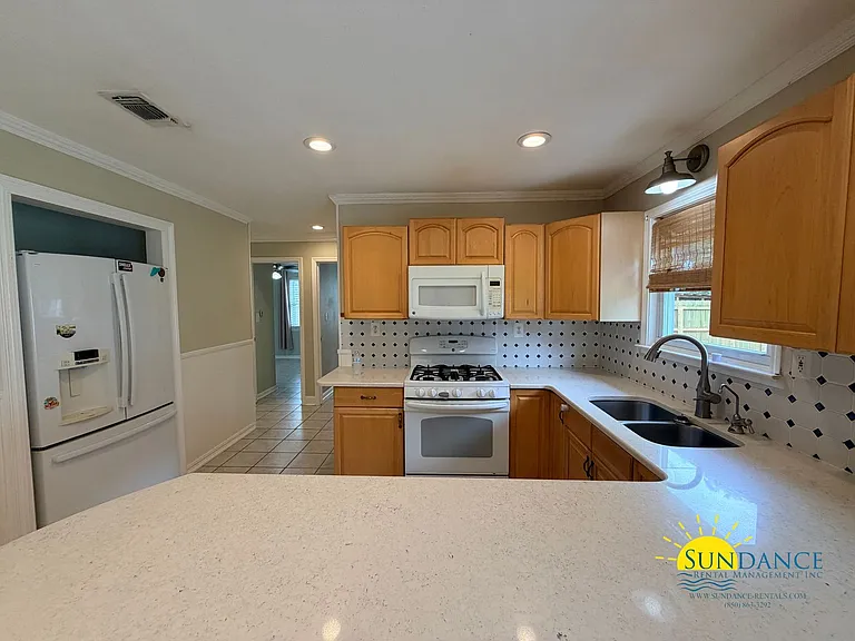 48 Poulton Dr — Photo 7