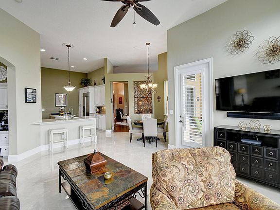 4th image of 948 SW Grand Reserves Blvd