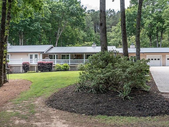 4th image of 135 Turner Dr