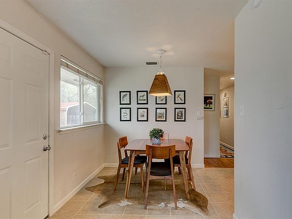5th image of 1509 Regina Ct N