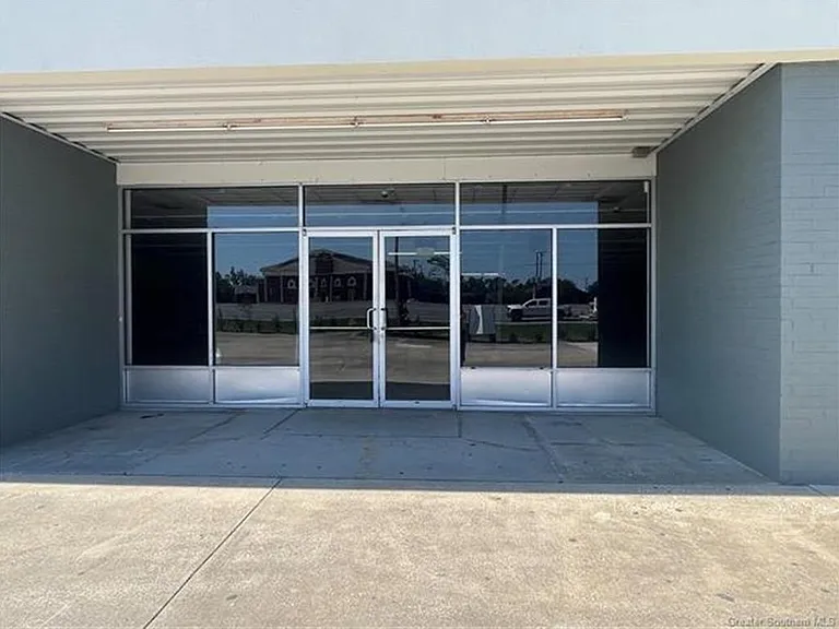 645 Highway 171 — Photo 2