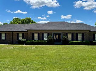 135 Brookside Dr, Springfield, KY 40069