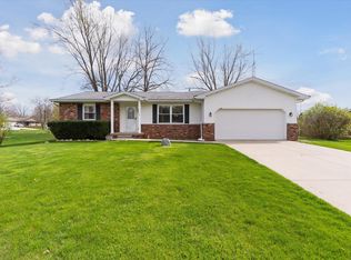 1136 Risecliff Dr, Grand Blanc, MI 48439
