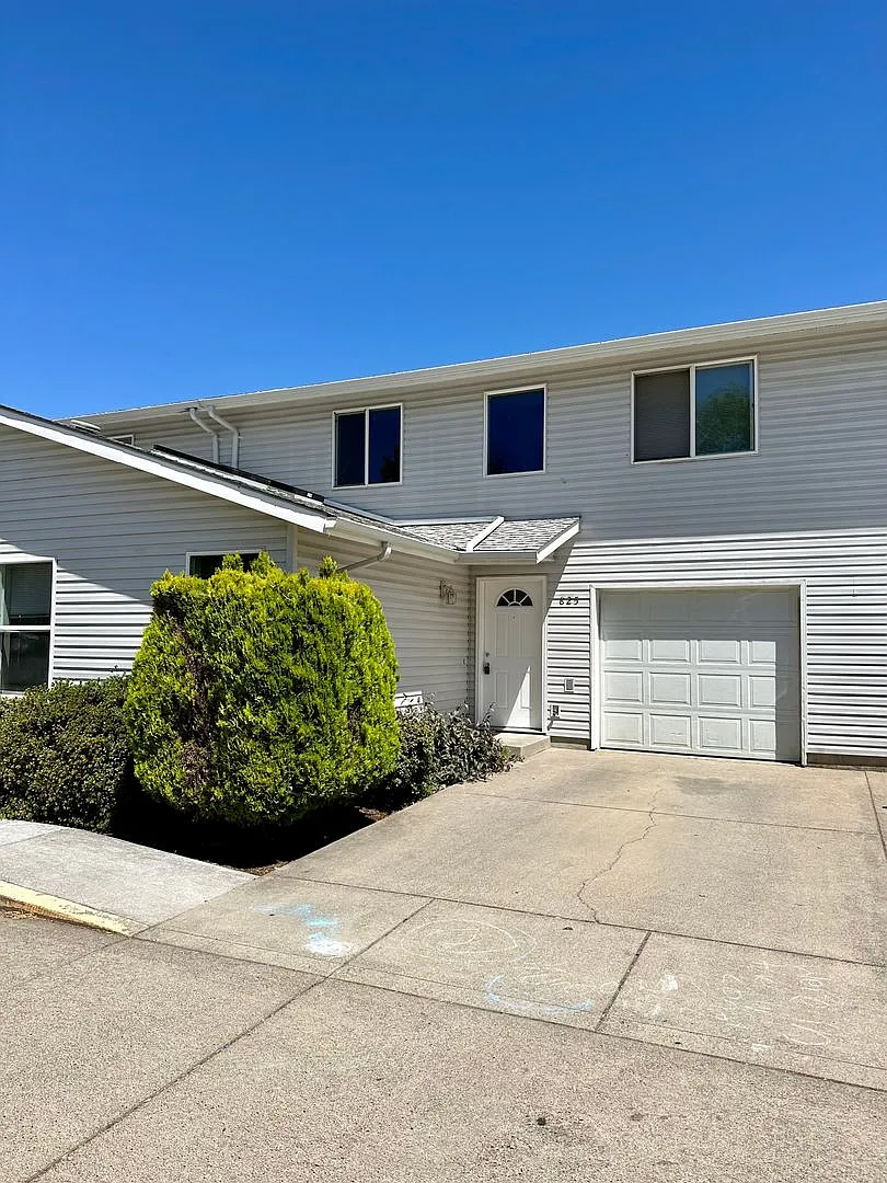 1/2 Off 2nd Month's Rent — Photo 1