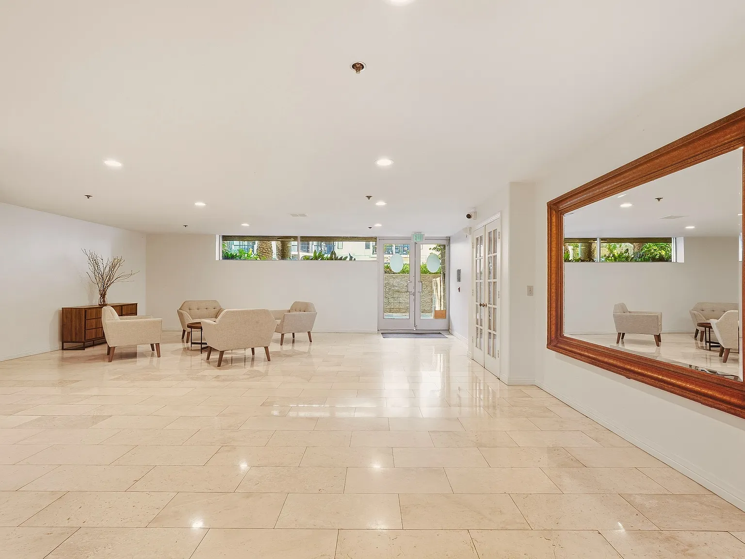 2 bed, 2045 sqft, $6,000 — Photo 4