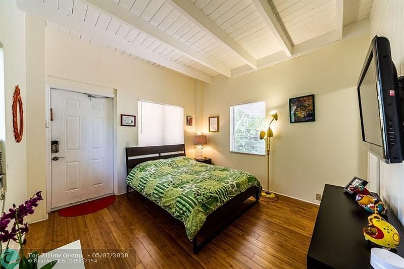 1st image of 1607 NE 32nd St #2
