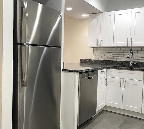2nd image of 1935 W Cortland St #1F