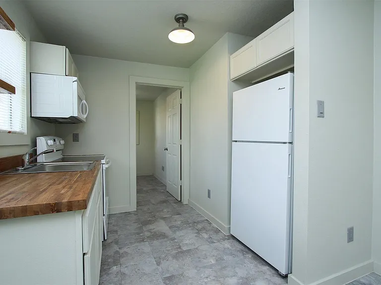 505 E 32nd St #1 — Photo 7