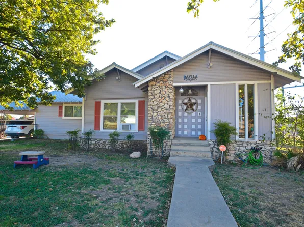 302 S 5th St, Lometa, TX 76853