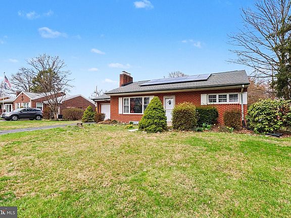 2nd image of 3606 Bonnyview Rd