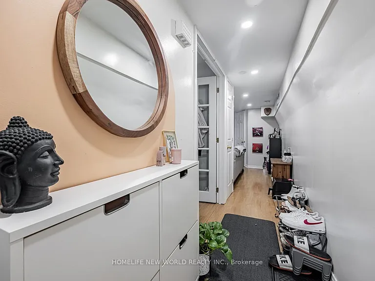 669 Woodbine Ave #LOWER — Photo 3