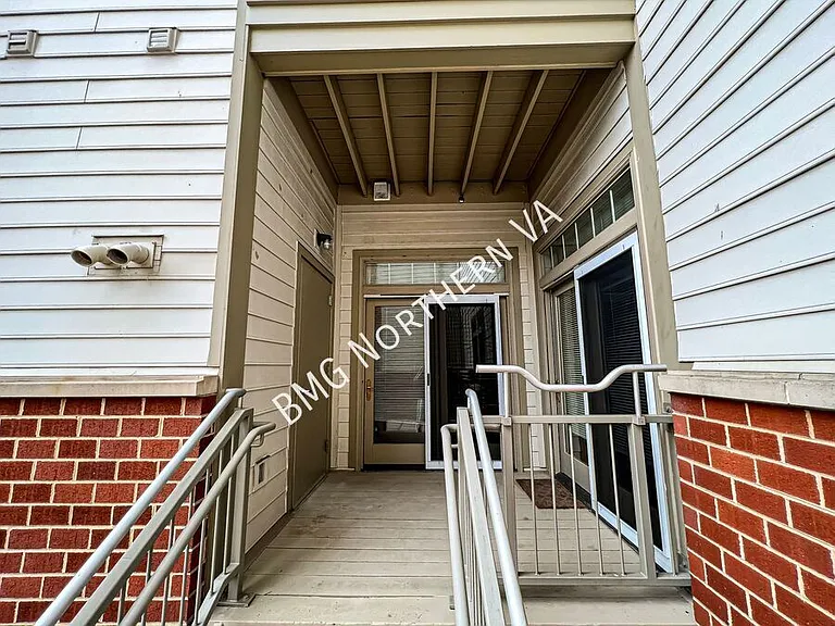 309 Holland Ln #105 — Photo 5