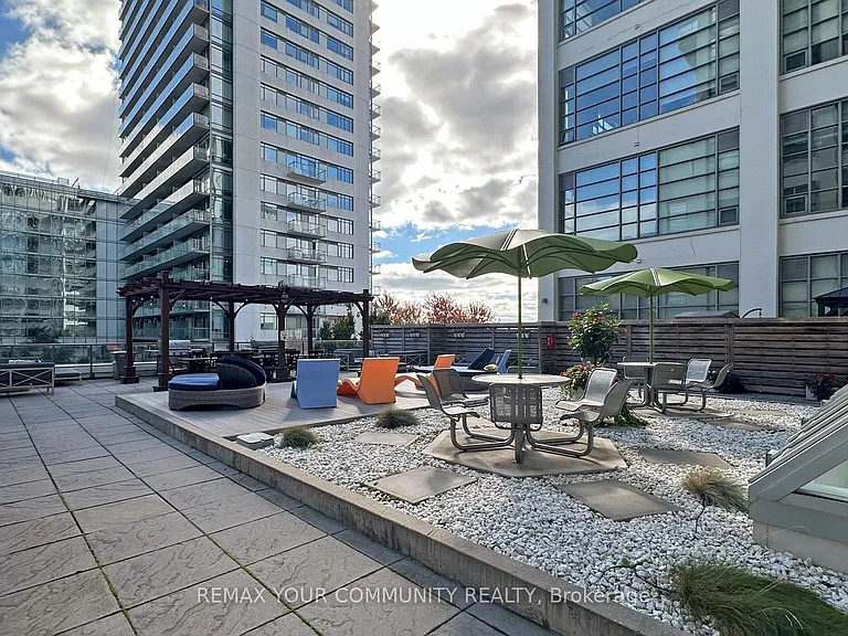 637 Lake Shore Blvd W #504 — Photo 31
