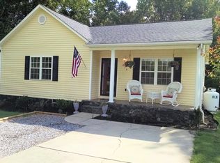 214 Pengrove Dr, Stony Point, NC 28678