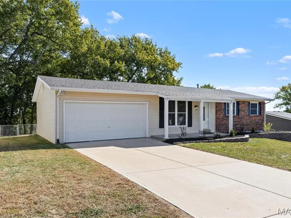 3609 Arlington Dr, Saint Charles, MO 63303