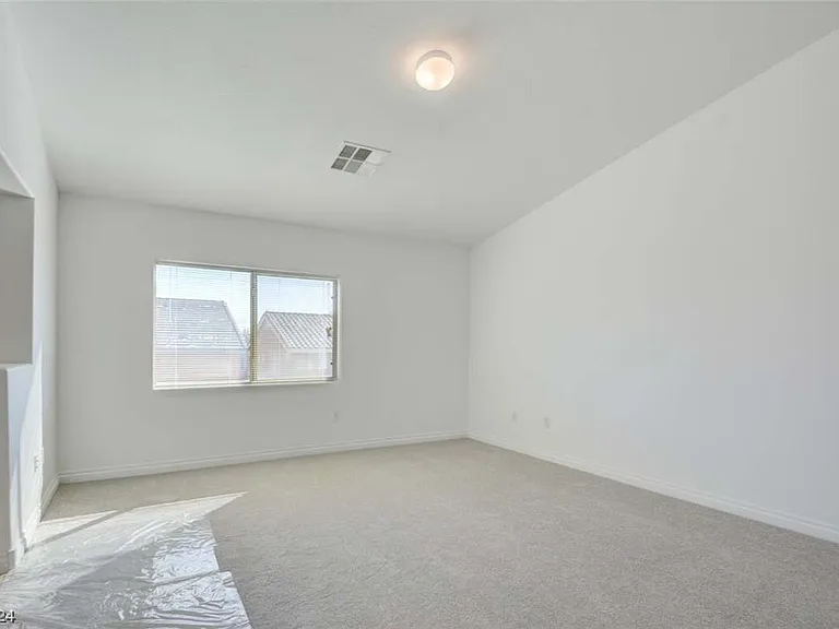 4736 Killington St — Photo 14