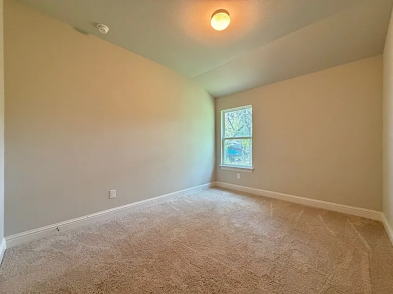 4300 Liberty Ln — Photo 28