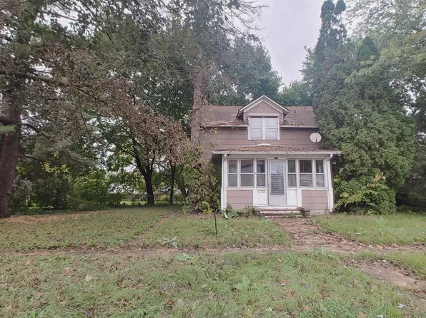 208 E 4th St, Belvidere, IL 61008