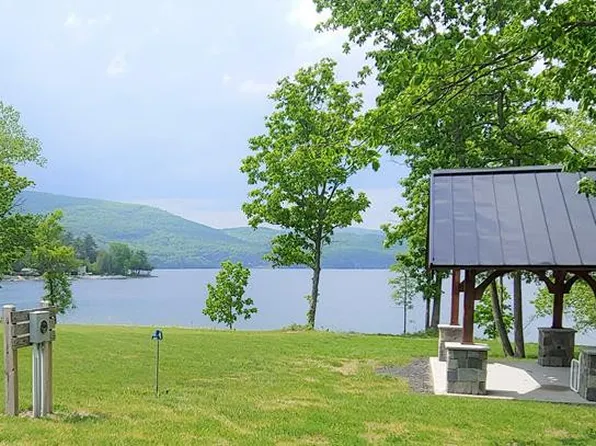 6 Terrace Way, Willsboro, NY 12996