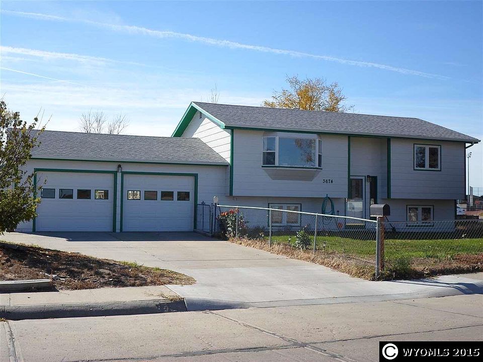 1st image of 3674 Campbell Dr
