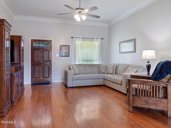 4th image of 120 Meadow Glen Dr