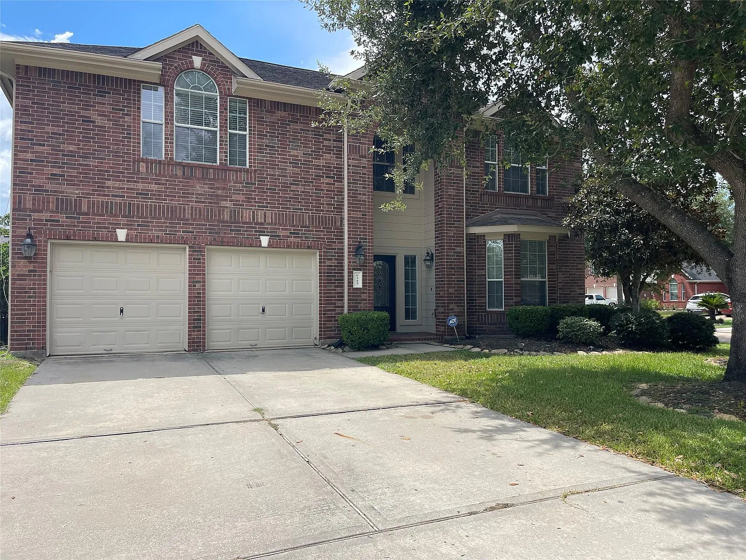 4 bed, 3.0 bath, 2625 sqft, $3,000 — Photo 2