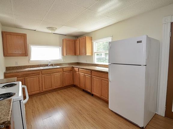 5th image of 22 Walling Ave #24