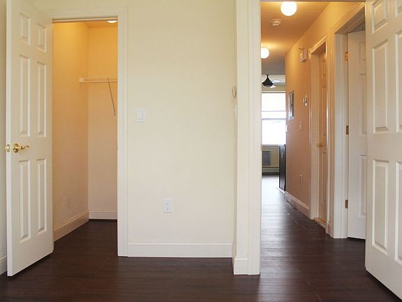 3rd image of 104 Lighthouse Ct #B