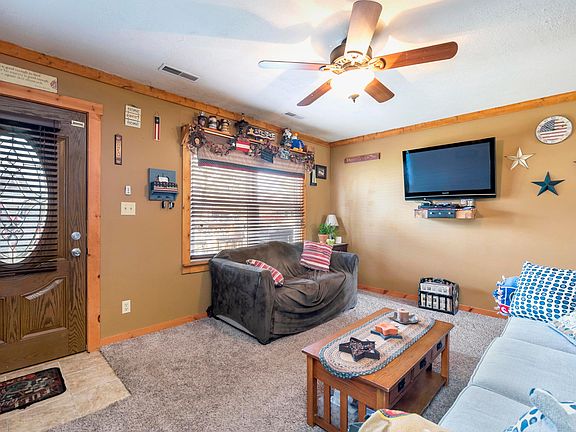 3rd image of 528 Mohawk Dr