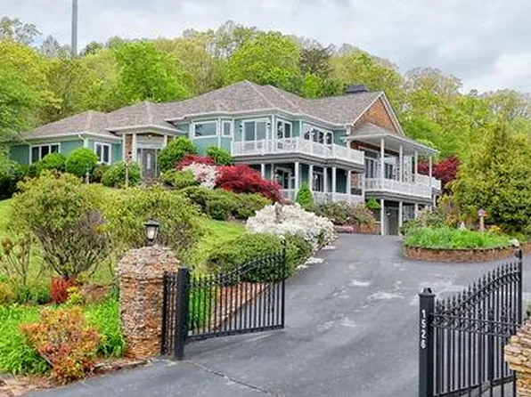 1526 Cedar View Ln, Hiawassee, GA 30546