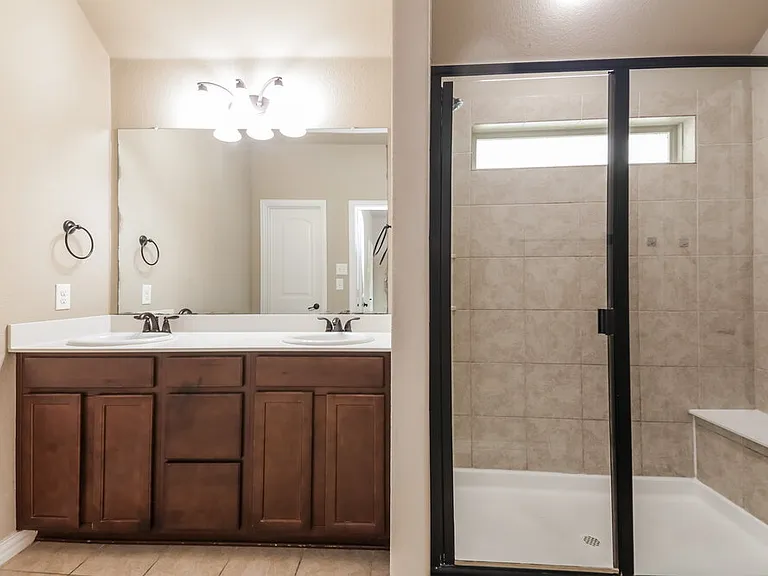 121 Pleasant Hill Ln — Photo 12