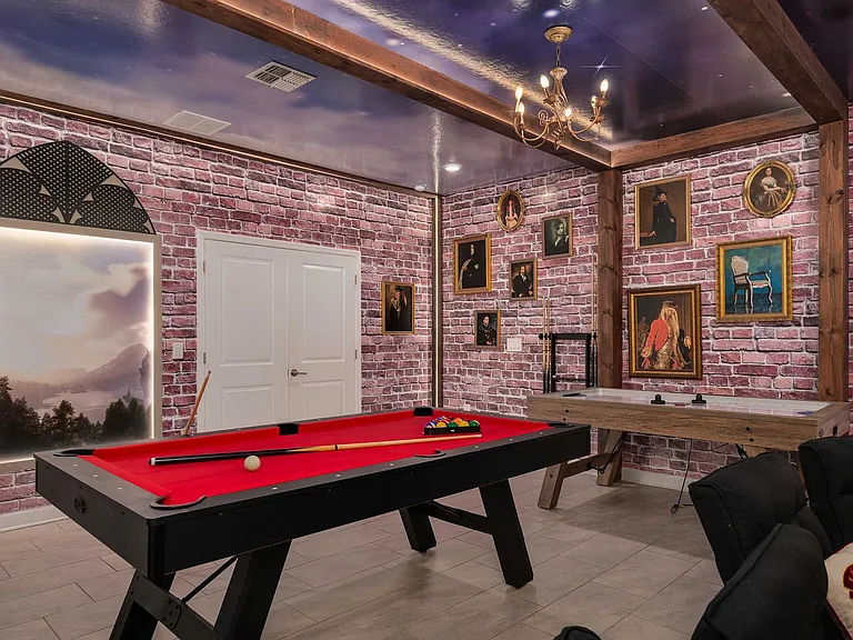 Building's Lounge