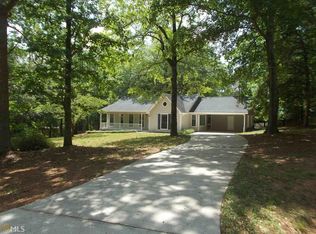 78 Willow Creek Dr, Locust Grove, GA 30248