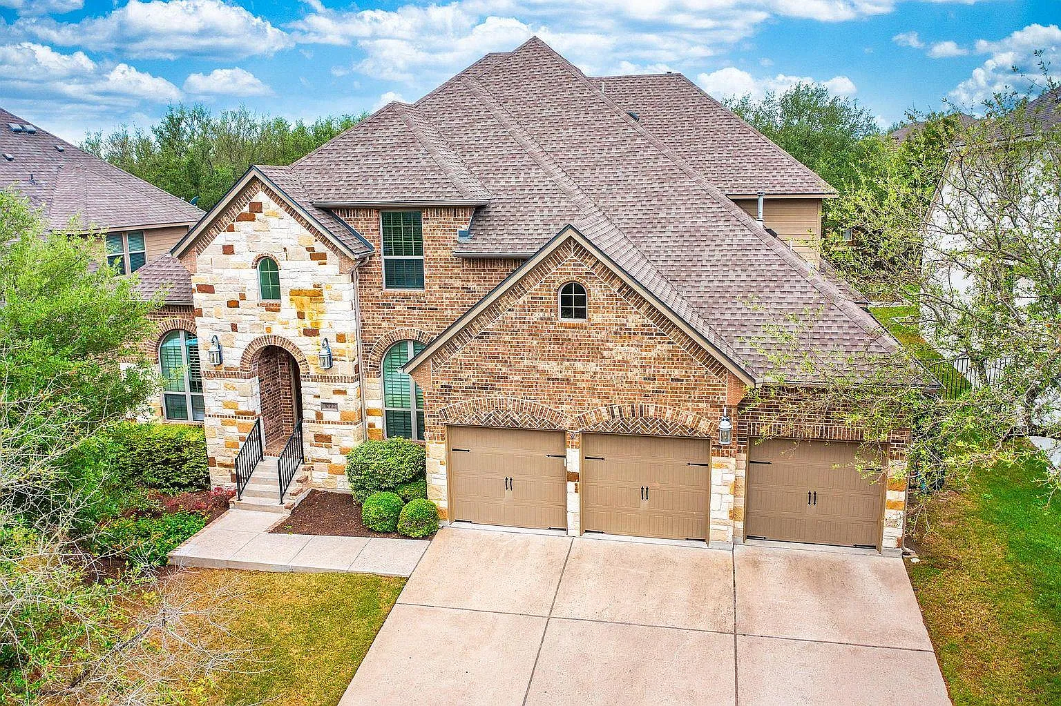 5 bed, 4.5 bath, 3673 sqft, $7,250 — Photo 2